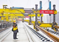 研发下一代可以或许打通短期气候取持久天气预